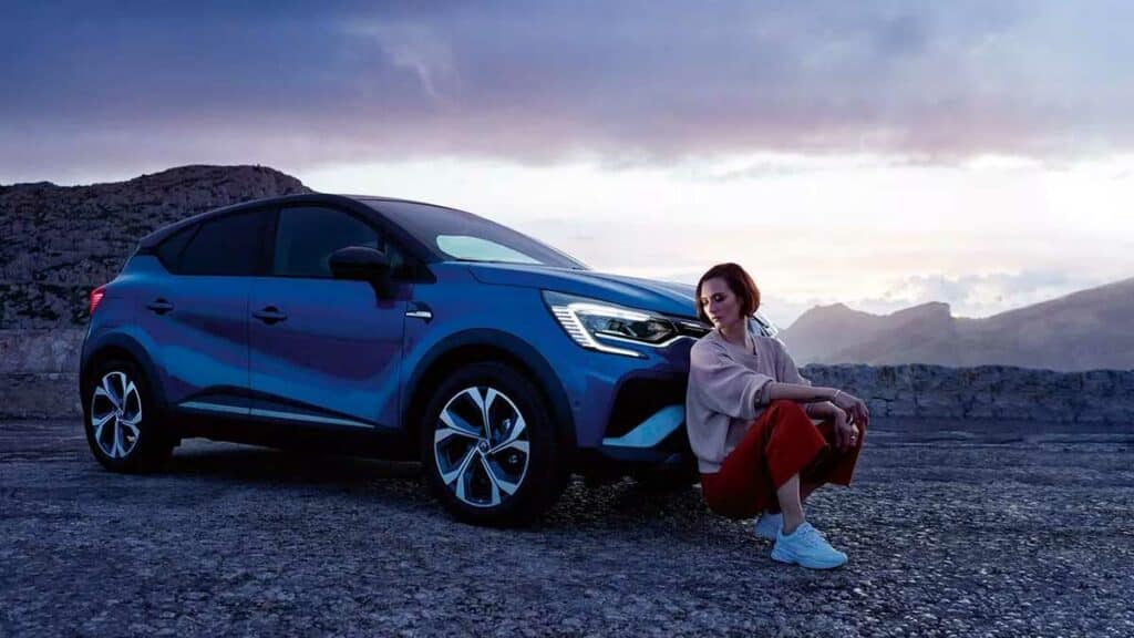 renault-captur-blau